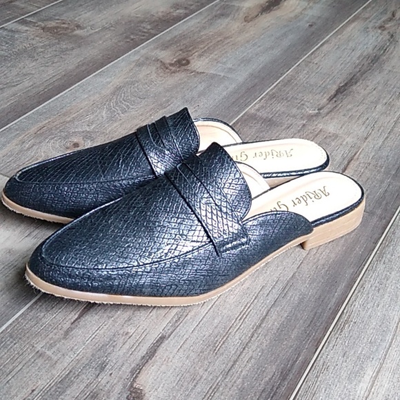 A RIDER GIRL FAUX LEATHER LOAFER MULE SLIDES Size 7.5 - Picture 2 of 14